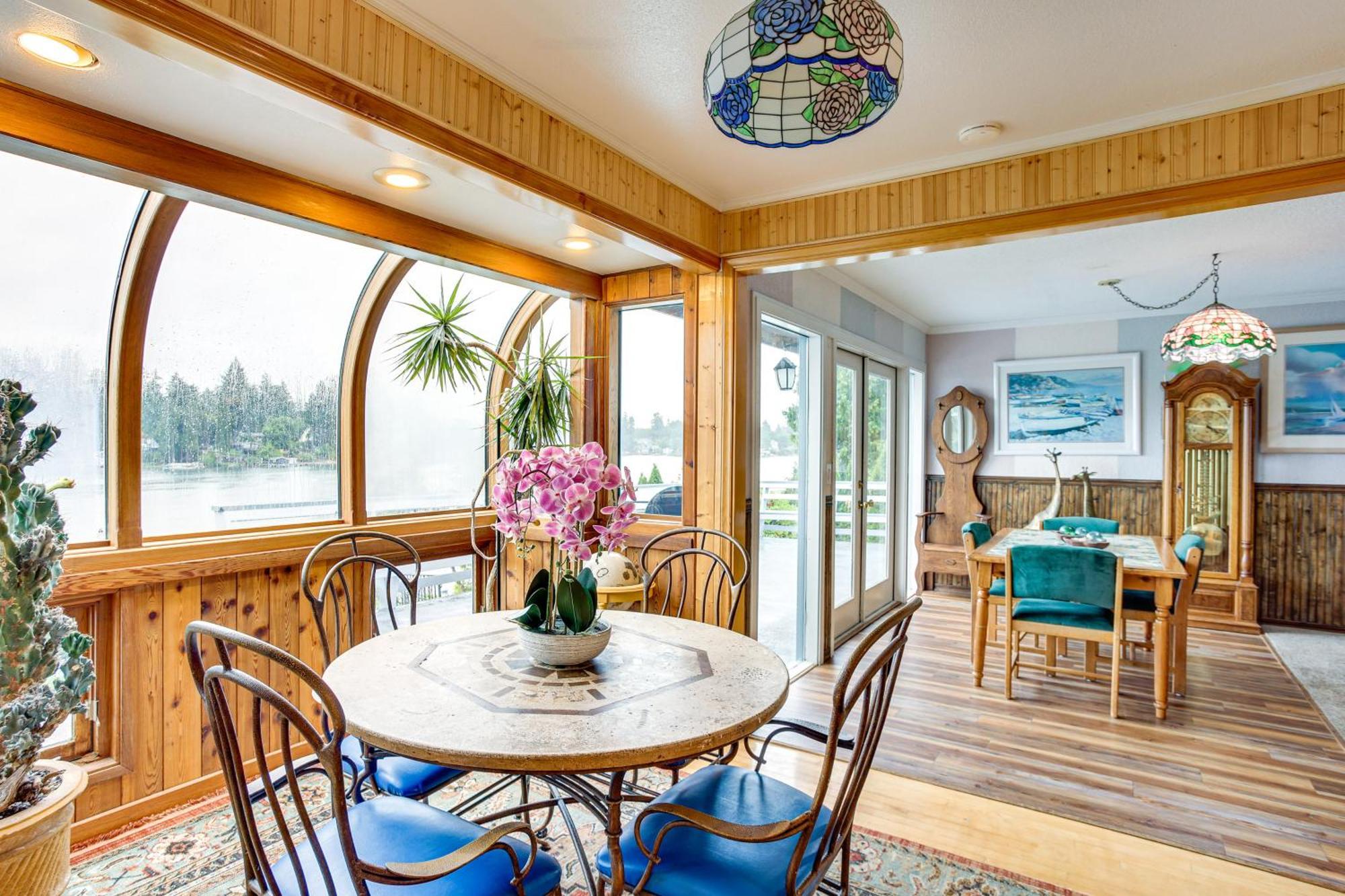 Tacoma Home On Steilacoom Lake With Dock! Zewnętrze zdjęcie